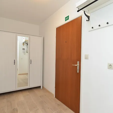 Apartment Mladen 1660